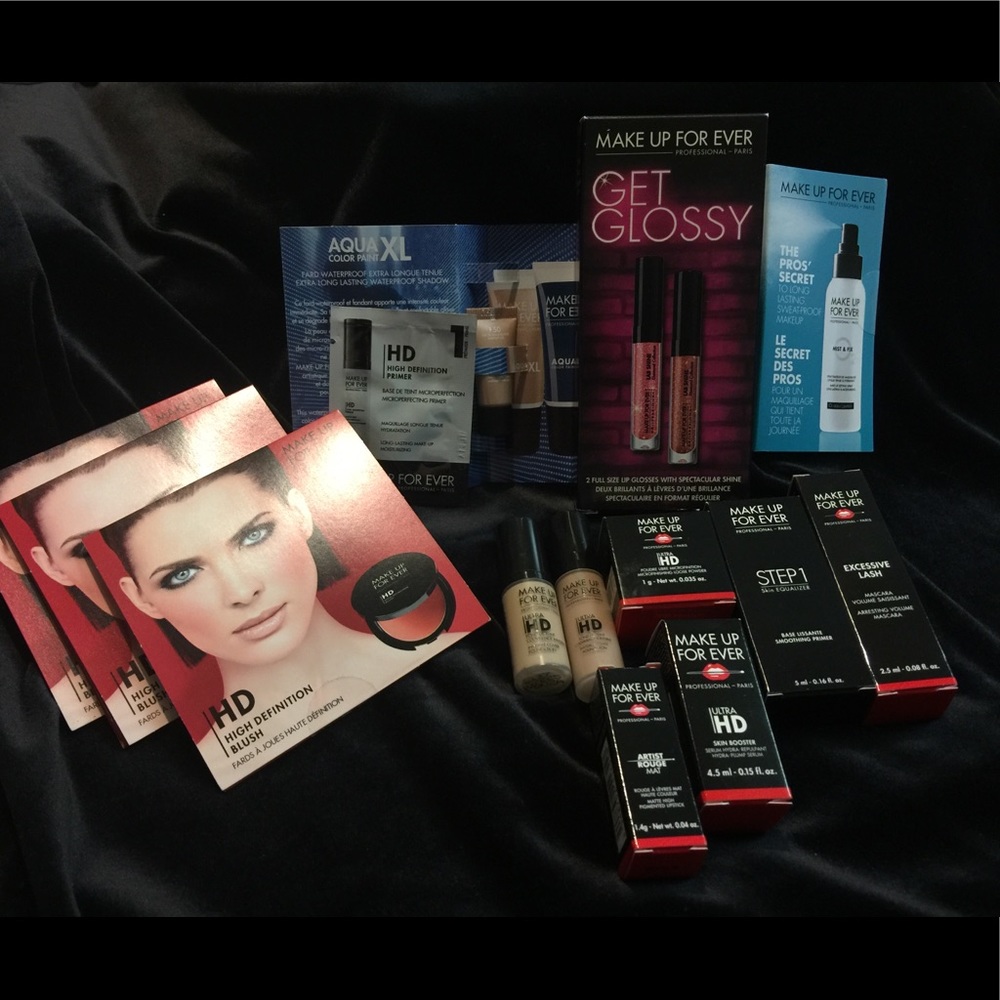 Make Up For Ever - 15 piece collection with bag